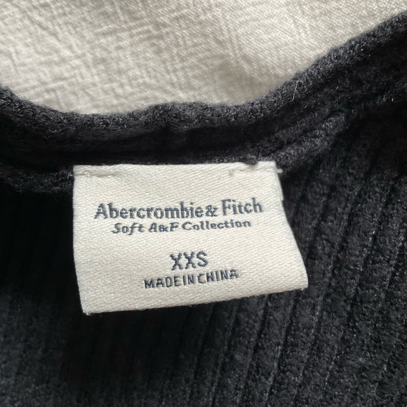 Abercrombie black v neck sweater - Picture 2 of 2